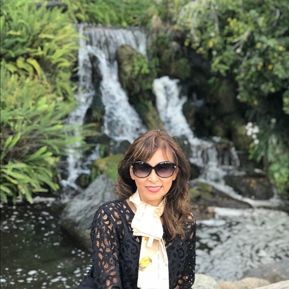 ๐ฆ๐ฆ POSH AMBASSADORS ๐ฆ๐ฆ. Meet your Posher, Nina - Picture 2 of 6